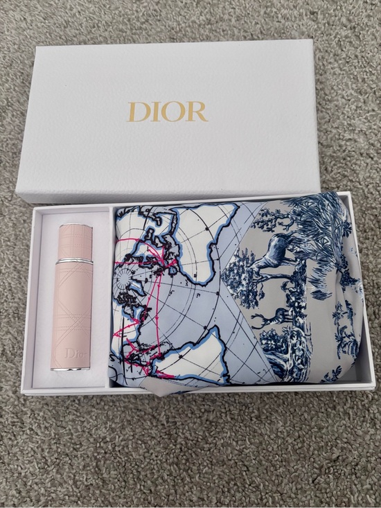 Dior Accessories - New—-Dior string pouch with pink traveling spray bottle
